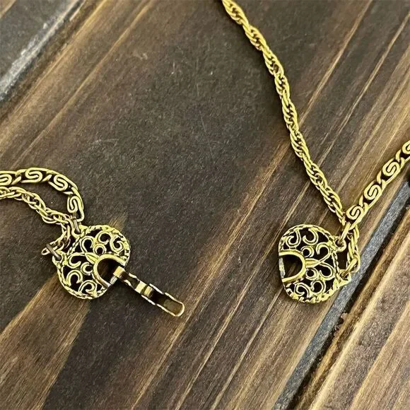 VTG Gold Tone Maltese Cross Medallion Double Byzantine Chain Locket Necklace - Picture 7 of 9